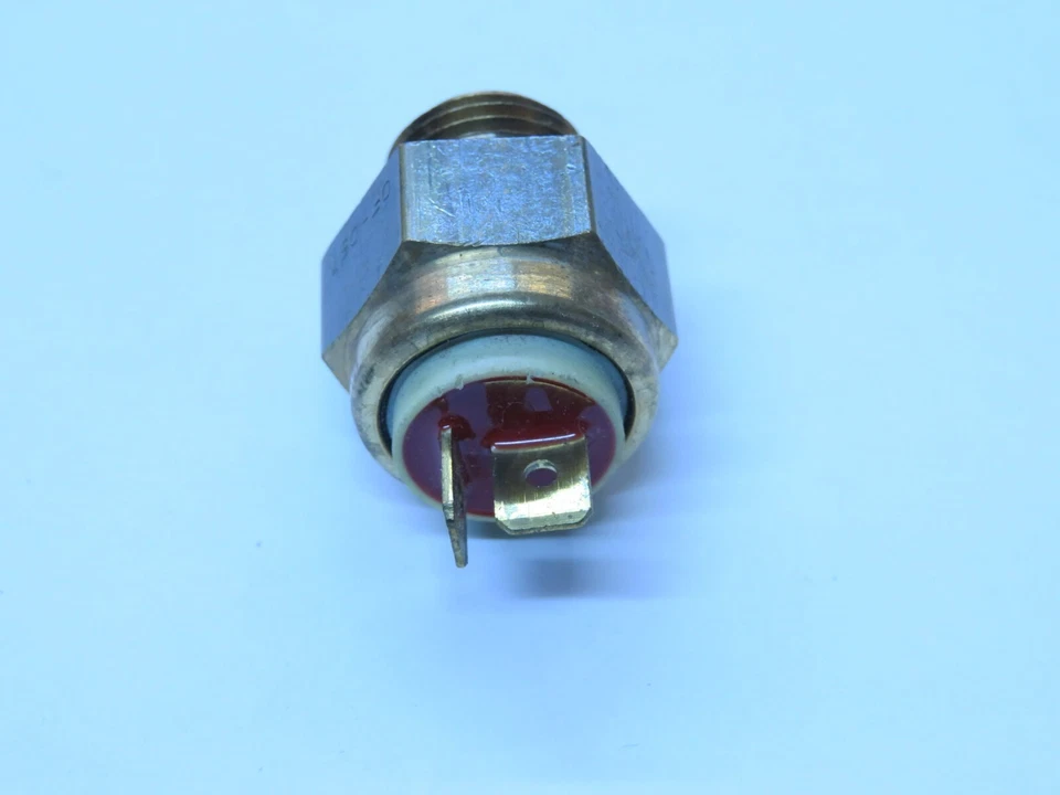 Interruptor de temperatura do ventilador de refrigeração montado no motor compatível com Subaru XT XT6 e Justy SNJ806 - Imagem 3 de 3