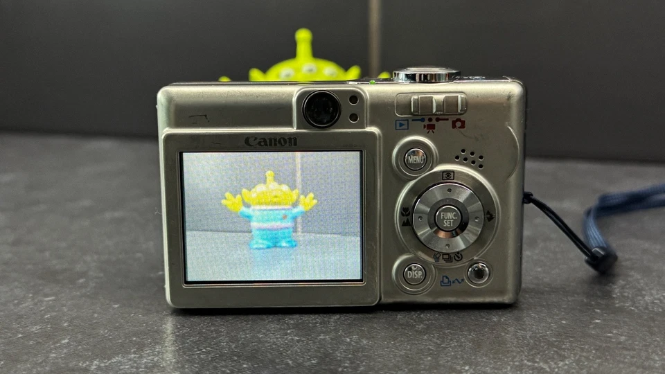 Canon PowerShot SD300 ELPH 4.0MP Digital Camera - Silver - Image 4 of 4