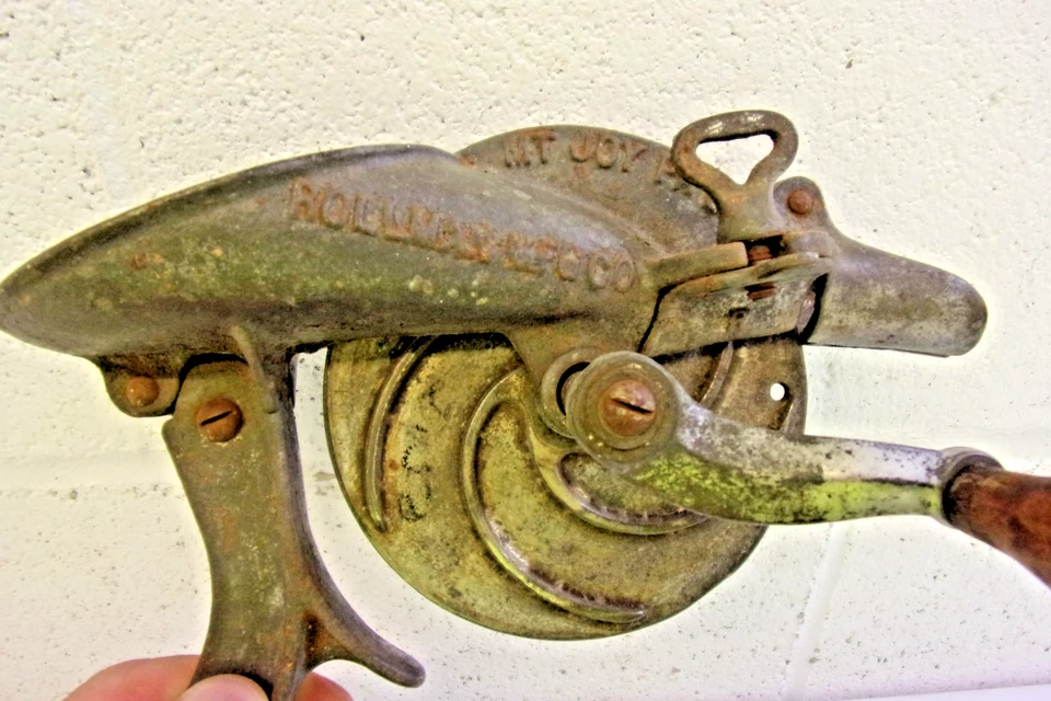 Original Mt. Joy PA. Cast Iron hand crank primitive cherry seeder ROLLMAN No.3 - Image 2 of 4