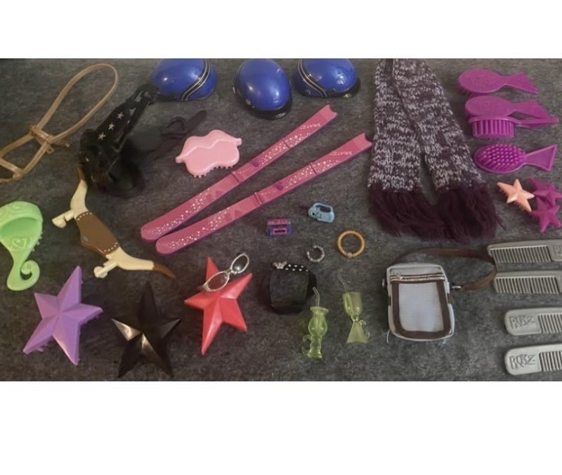 30+ pc MGA BRATZ Doll Hairbrushes & Doll Accessories ~ 