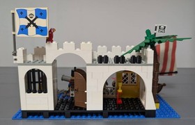 LEGO 6267 Lagoon Lock-Up Tavern Pirates Imperial Soldiers Minifigs