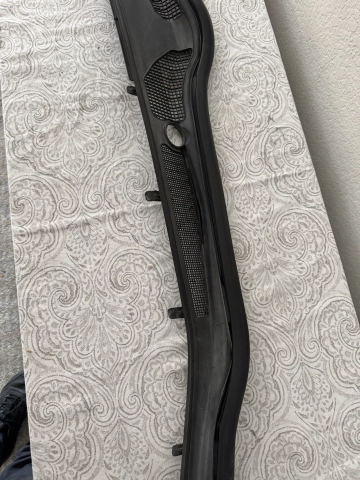 1998 Lexus Gs300 Windshield Cowel Vent - Image 3 of 4