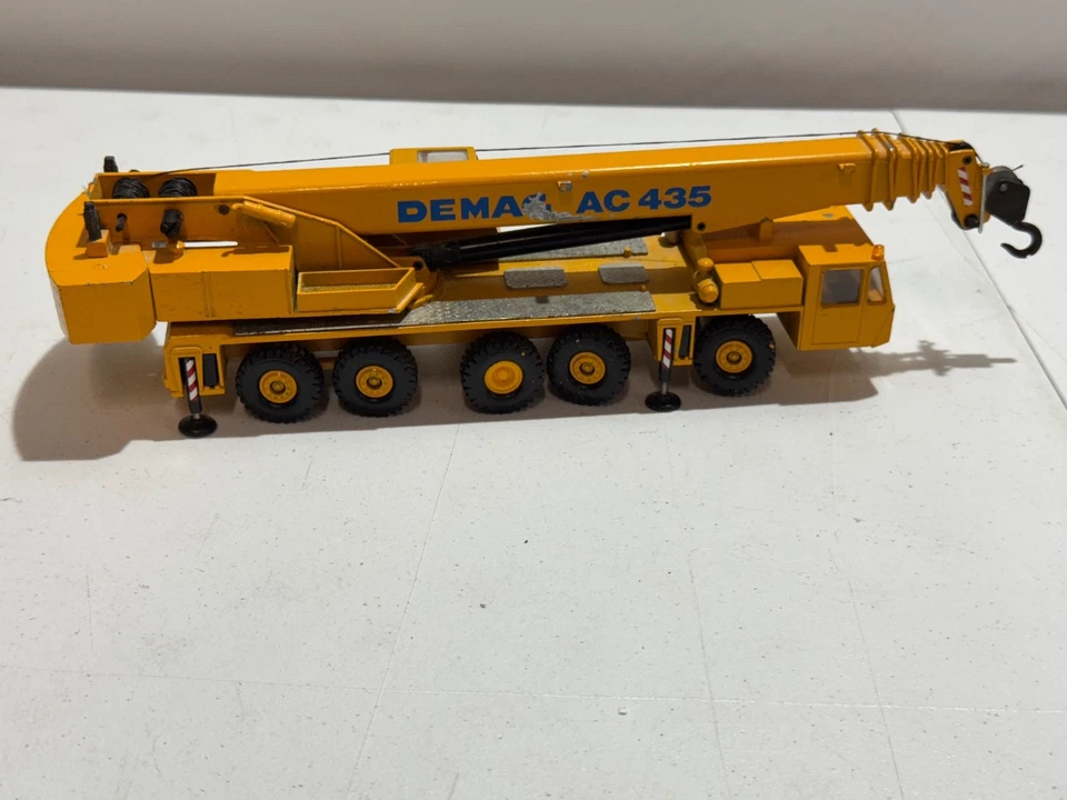 VINTAGE DEMAG  AC 435 TRUCK MOUNTED HYDRAULIC CRANE 1/50 CONRAD 2081 - Image 2 of 4