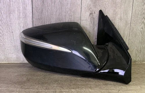 # 2017 2018 2019 Hyundai Elantra RH Passenger Side View Mirror OEM 876204Z500