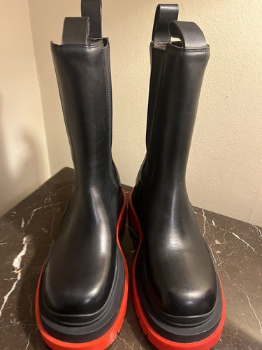 Bottega Veneta Calfskin Sz 37 Tire Chelsea Boots Black Red US Sz 7