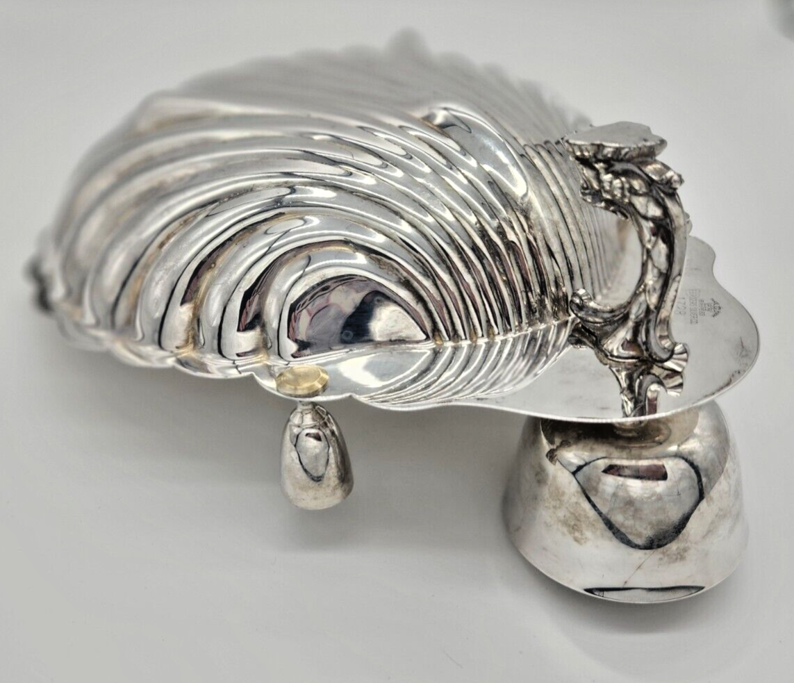 F. B. ROGERS SILVER CO. ANTIQUE SILVER PLATE CLAM SHELL SERVING