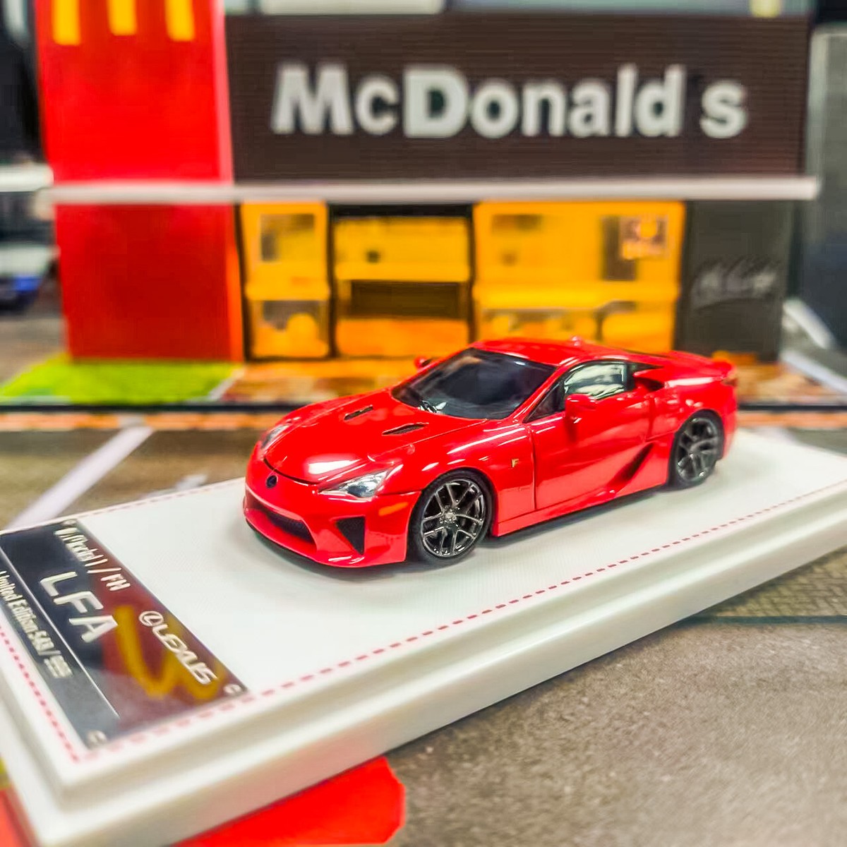 1:64 レクサス LFA ボンネット開閉 FH 1/999 1/64 scale FH x Model 1 Lexus LFA with open hood – DiecastTalk