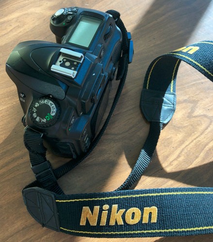 Nikon D50 Camera Body Digital SLR 6.1MP Reflex  - Parts only - Picture 5 of 7