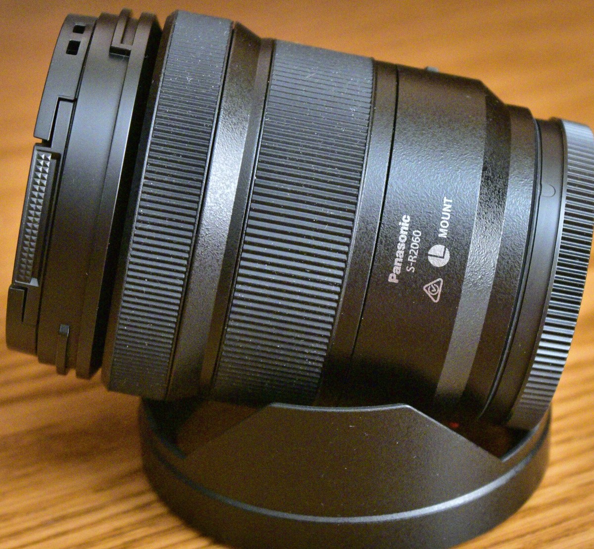Panasonic LUMIX S Series 20-60mm f/3.5-5.6 Zoom Lens for L Panasonic LUMIX S Series 20-60mm f/3.5-5.6 Zoom Lens for L