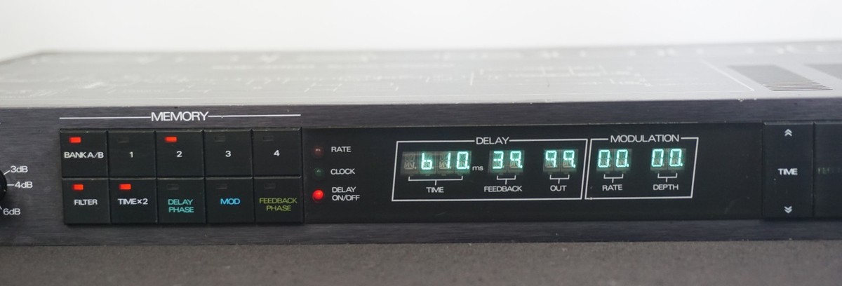 Roland Digital Delay SDE-3000 Vintage 80's 1U Rack Mount Effects