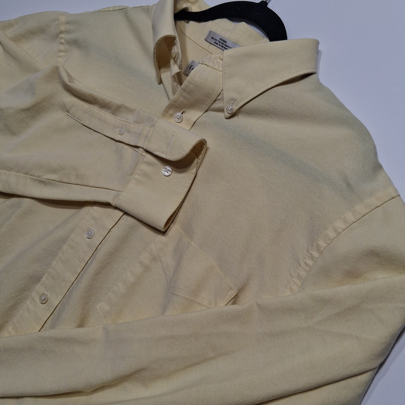 Van Heusen Men's Oxford Shirt Size 17 34/35 Yellow Button Up Long Sleeve
