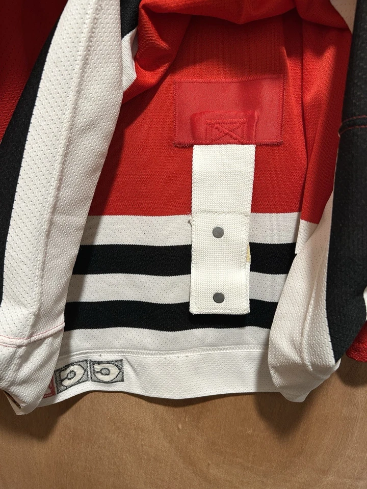 NHL ВИНТАЖНЫЙ CHICAGO BLACKHAWKS CCM ВОЗДУХА ТРИКОТАЖ ДЖЕРСИ В РАЗМЕРЕ 54 - Изображение 3 из 4