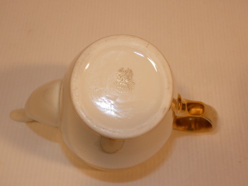 Lenox Hamilton Pattern Tea Pot - Picture 7 of 9