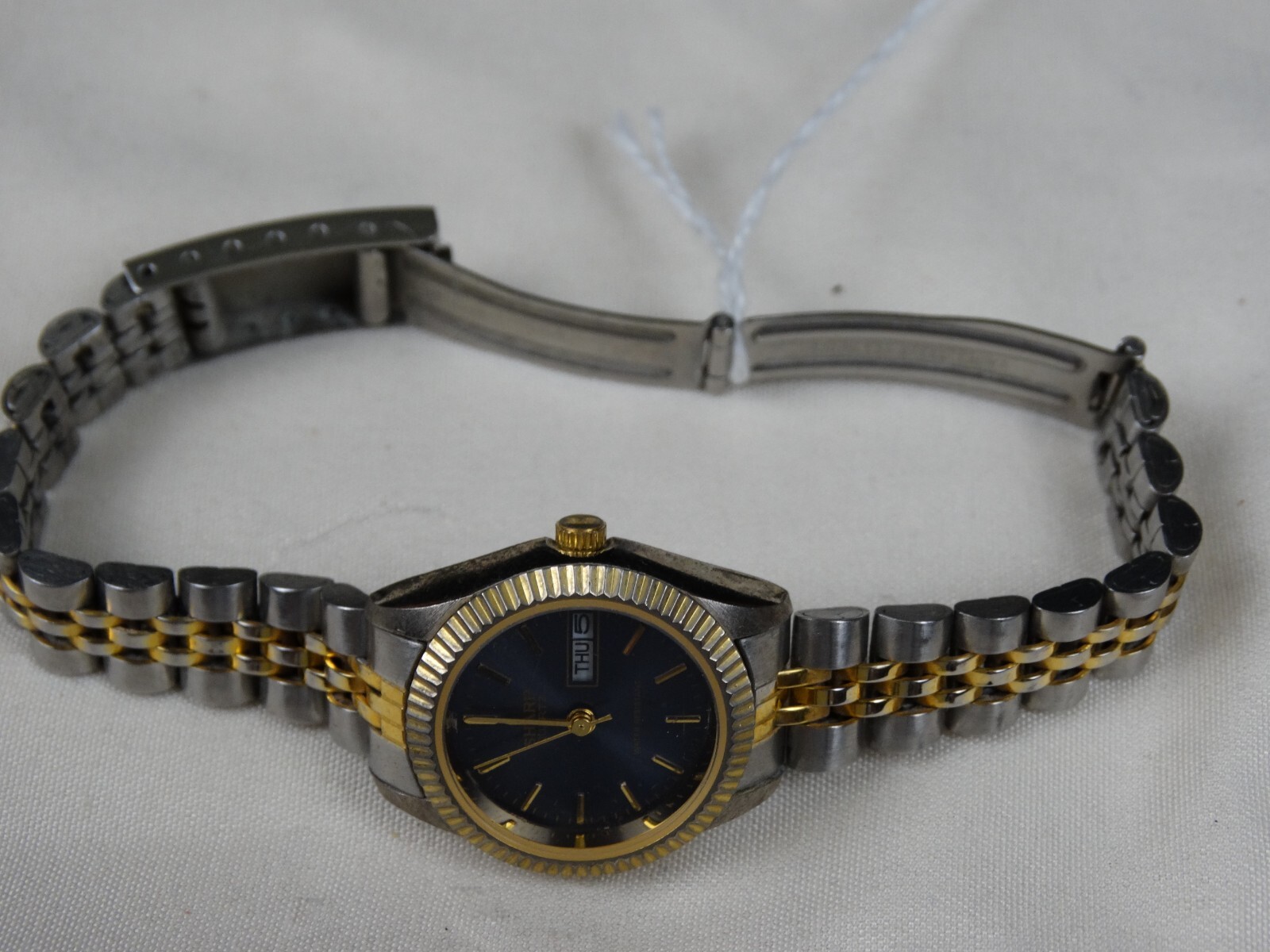 Womens watch- Sharp- small round face - image 5