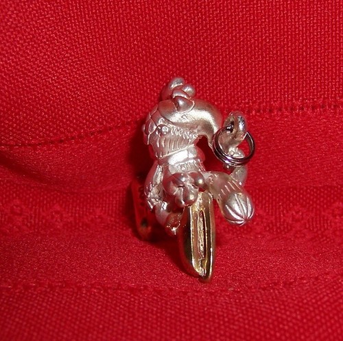 Special Garfield Ice Skater Silver & Gold Highlights Charm Pendant Collectible - Picture 8 of 8