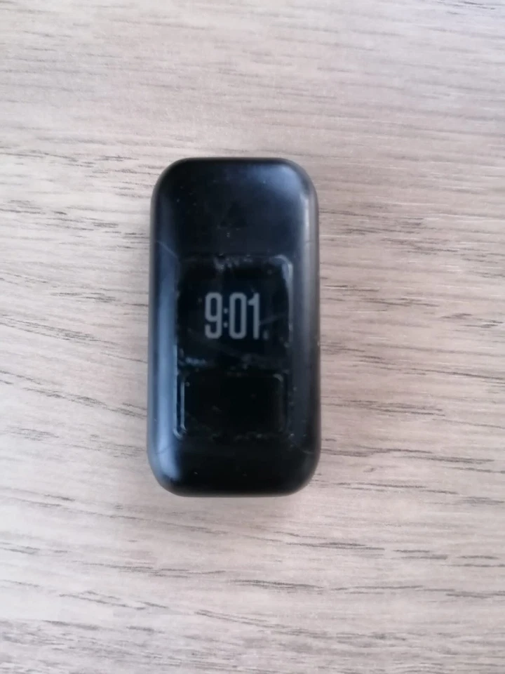 Garmin Vivofit 3 Activity Tracker with 3 junior fit straps - Image 2 of 4