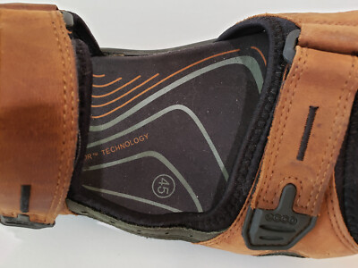 Ecco Yucatan Brown/Black Leather Sandals Men display picture 3