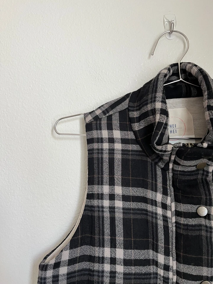 Chaleco Hei Hei Anthropologie para mujer Quincy a cuadros en negro combo talla XSMALL Foto 2 de 4