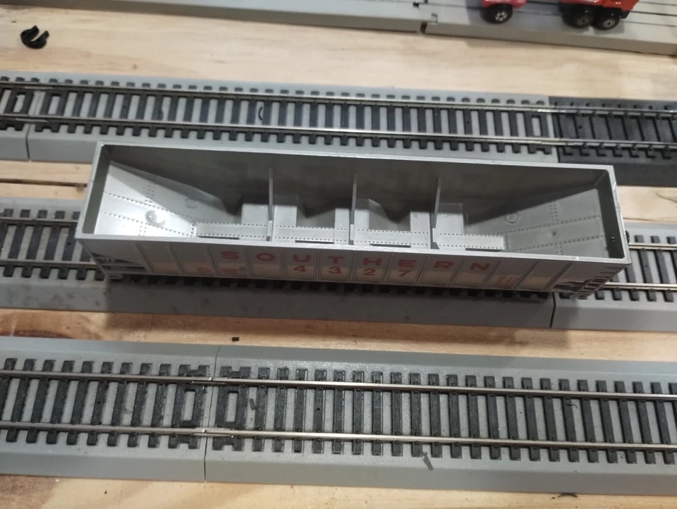 Model Power 9074 Train Southern 4327 Gray 7" Hopper Car Vintage NOS Original Box - Image 2 of 4