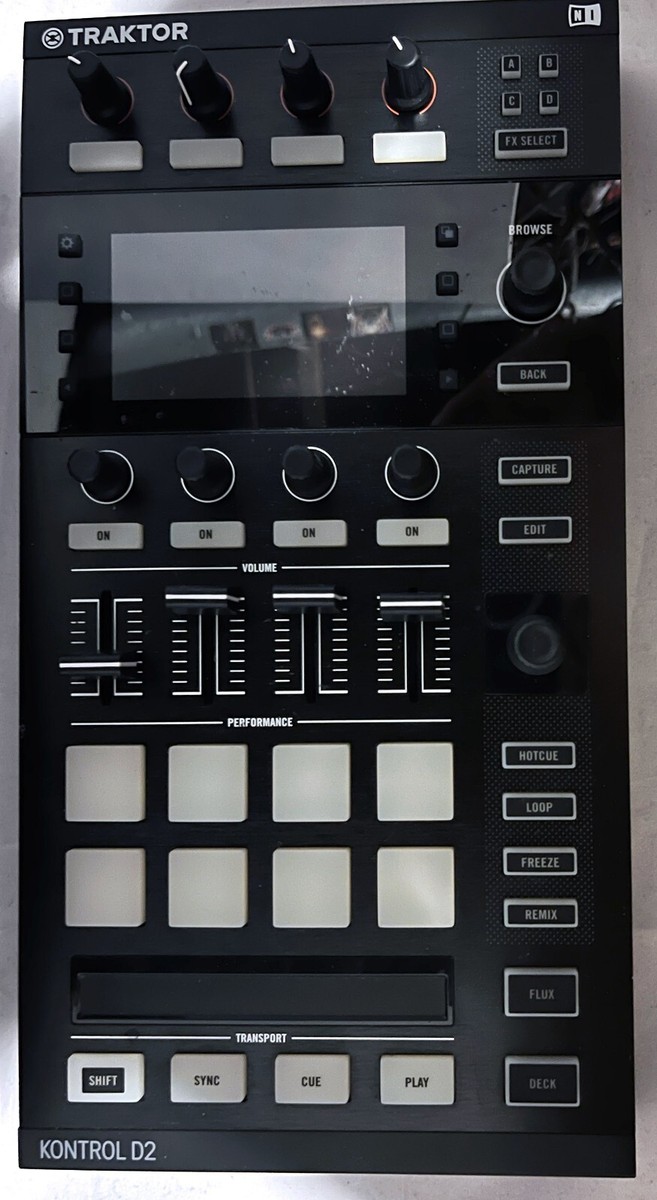 Native Instruments Traktor Kontrol D2 DJ Controller