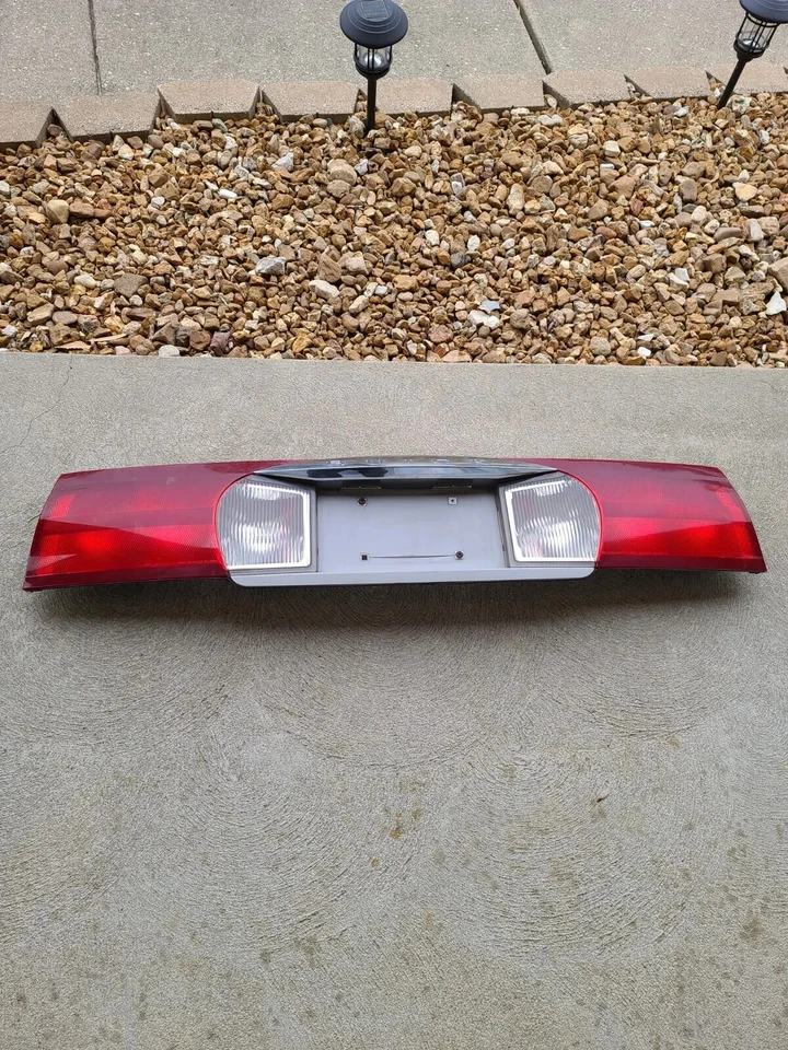 ✅ 02 03 04 05 06 07 BUICK RENDEZVOUS ESCOTILLA CENTRAL TRASERA PANEL DE LUZ TRASERA OEM Foto 2 de 4