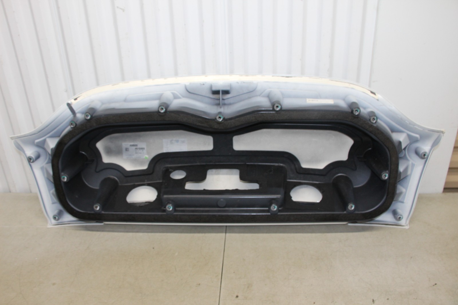 Aston Martin DBX REAR Trunk lid P/N MY83C41602AC
