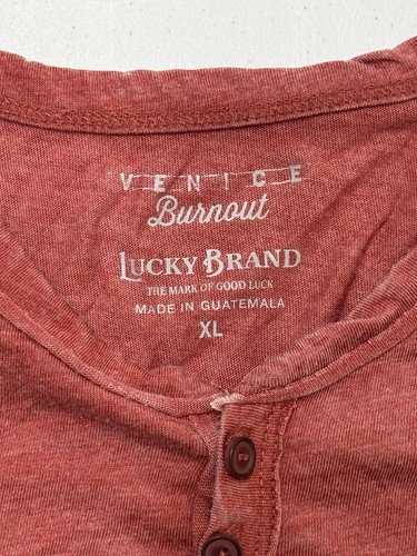 T-shirt homme rouge manches courtes col rond confort XL marque Lucky Vince Burnout - Photo 4/8