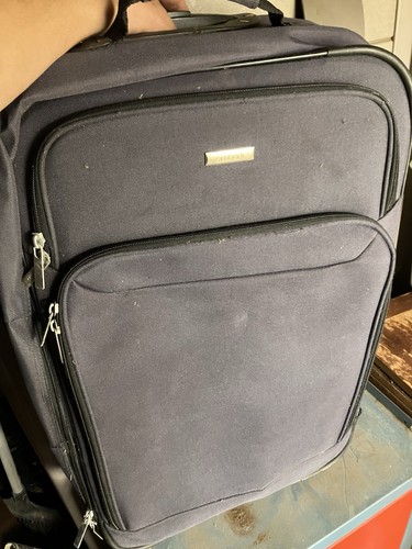 Great Condition Suit Case