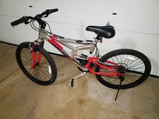 Mongoose Metric Kids 21-Speed Mountain Bike  Excellent Condition! Original Owner
