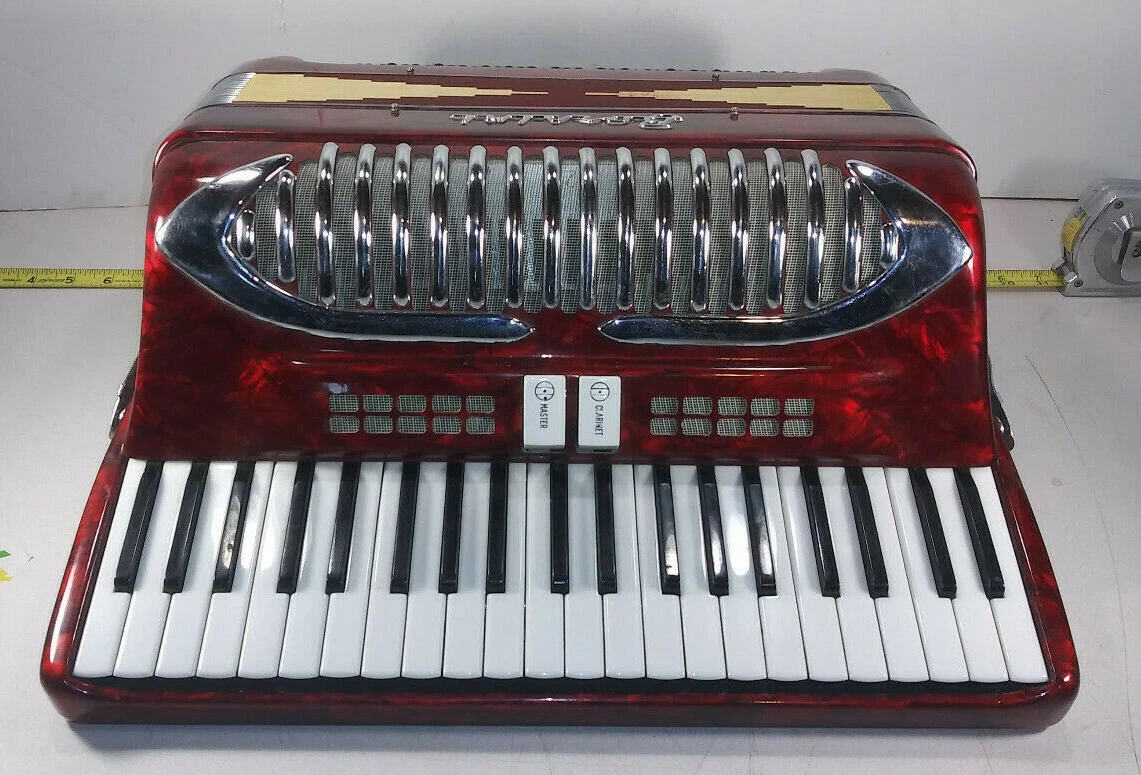 1 USED BORSINI PIANO ACCORDION 41 KEY 120 BASS w HARD CASE