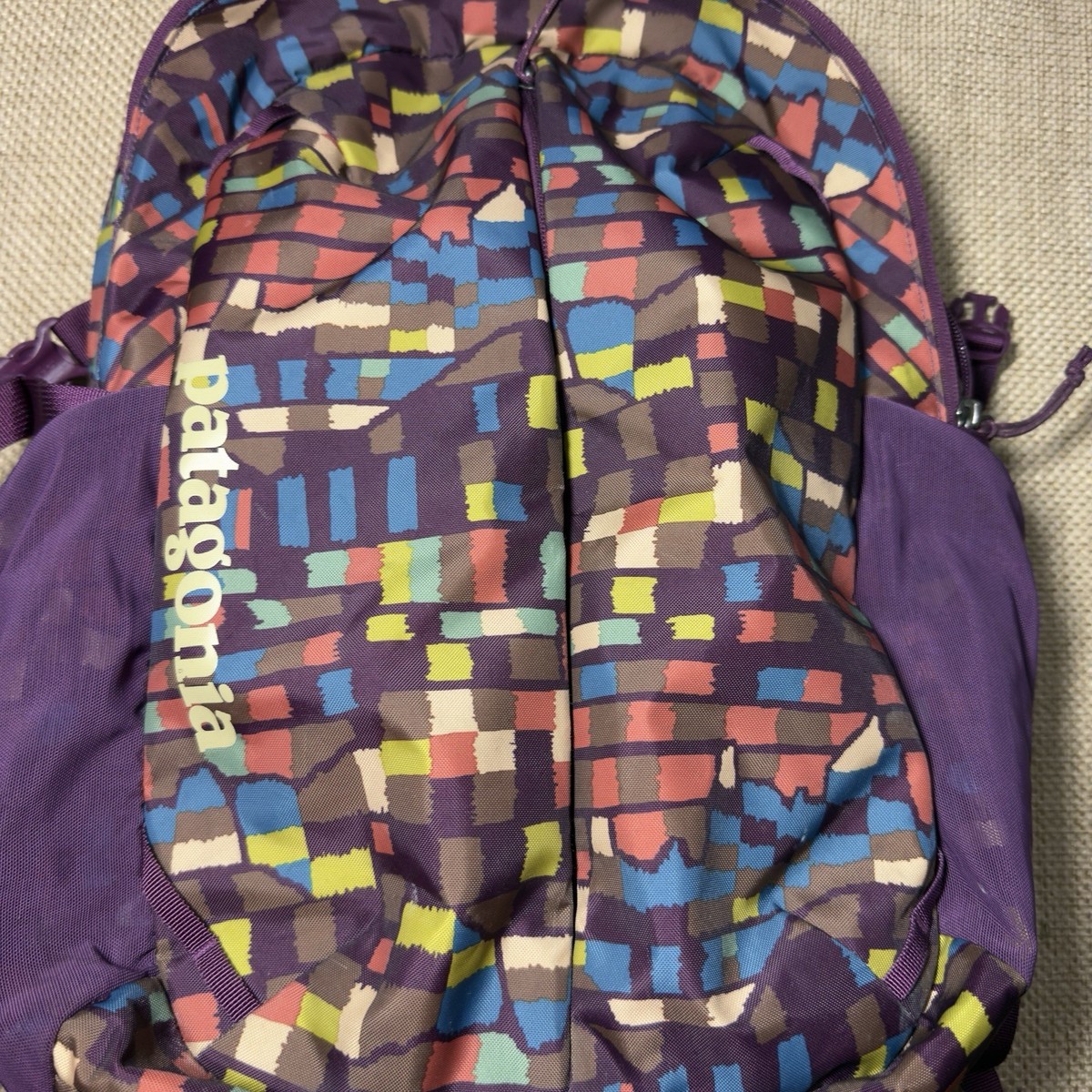 patagonia backpack in fitz roy Patagonia Refugio Backpack Fitz Roy Patchwork Daypack Removable Laptop  Sleeve
