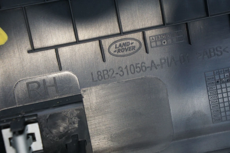 Set Rear Left Right B Pillar Trim Panel L8B231056 Land Rover Defender L663 20-23 - Image 4 of 4