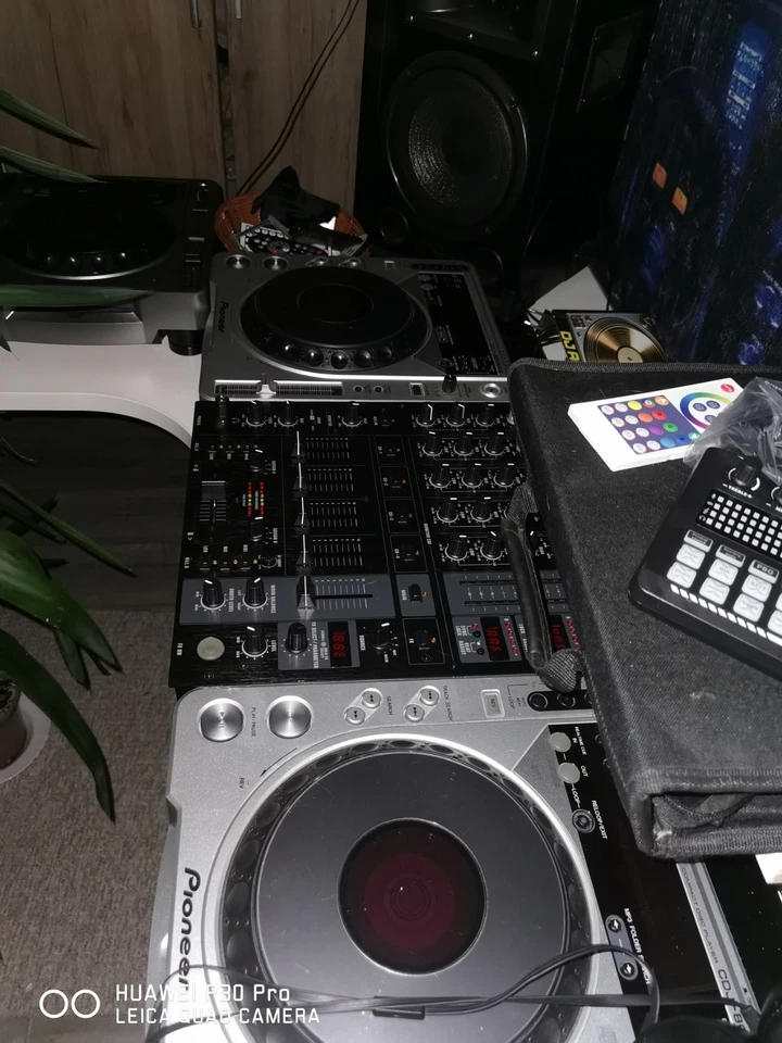 3 stuck  Pioneer Cdj 800 Mit Behringer T 5-Kanal-Mixer Behringer DJX750 - Bild 4 von 4