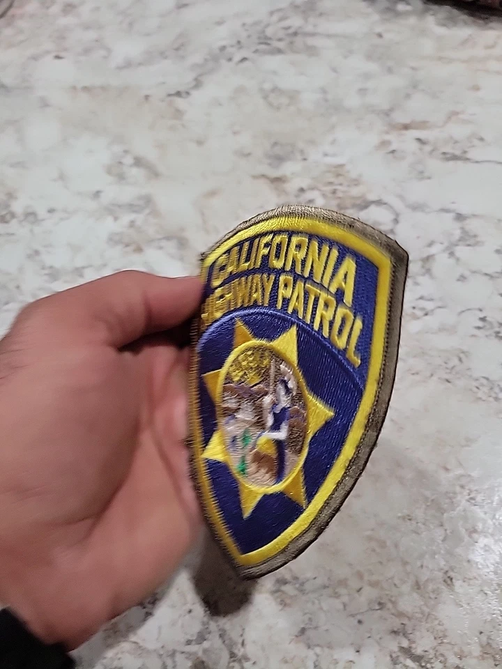 Parche Eay 2000s California Highway Patrol, usado Foto 3 de 4