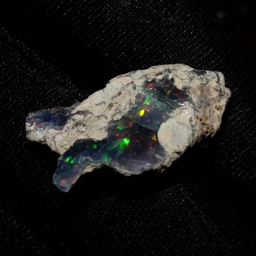 Opale Noire Brute D'Éthiopie – 30 Carats – 29x19 Mm – Naturelle, Non Traitée – Feu Multicolore