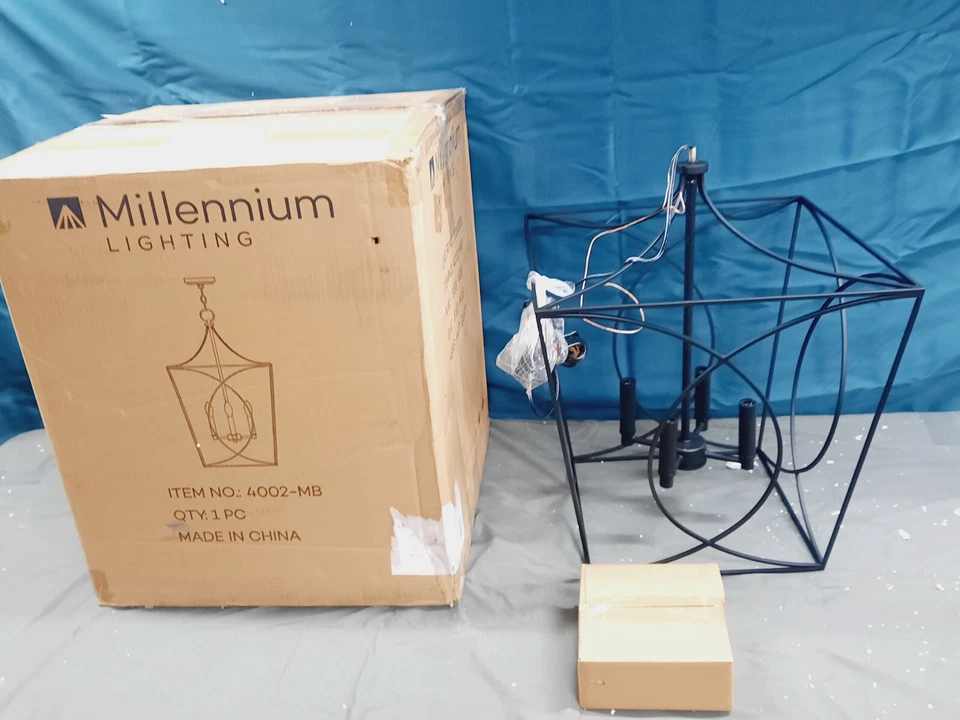 Millennium Lighting 4002 Tracy 4 灯 16 英寸 W 锥形蜡烛风格 - 黑色 — 第 2/4 张图片