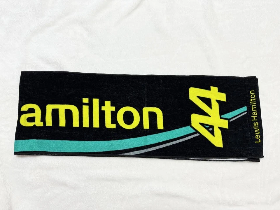 Lewis Hamilton 梅赛德斯 F1 消声器毛巾 — 第 2/2 张图片