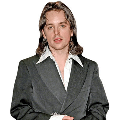 Ferdia Walsh-Peelo (schwarzer Anzug) Half Body Buddy Cutout