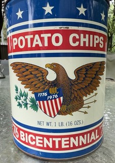 Vtg Nibble With Gibble’s 1976 US Bicentennial Potato Chip Tin Can Advertisement