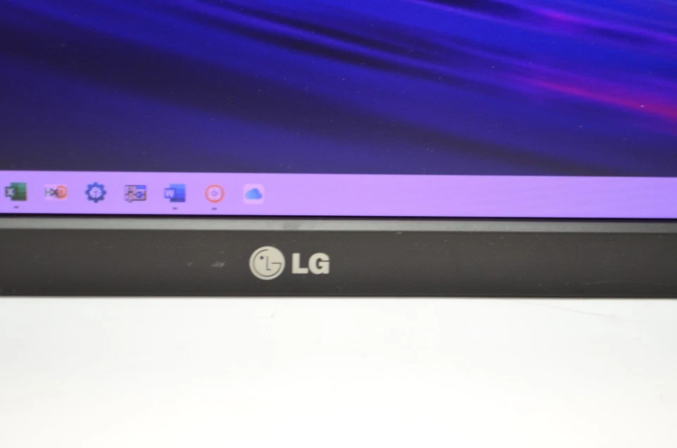 LG Flatron E2722PY 27" IPS LED 1920 x 1080 VGA DVI DisplayPort Monitor No Stand - Image 4 of 4