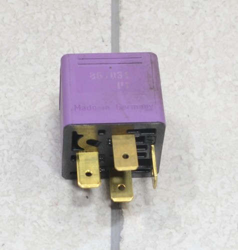 OPEL Corsa B S93 (97-00) Relais Kraftstoffpumpe 0332019452 #54412-B372