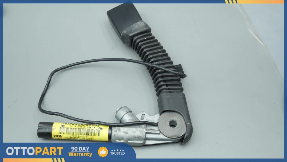 BMW Z4 2003-2008 delantero derecho pasajero lado inferior hebilla de cinturón de seguridad OEM 7078042 Foto 2 de 4