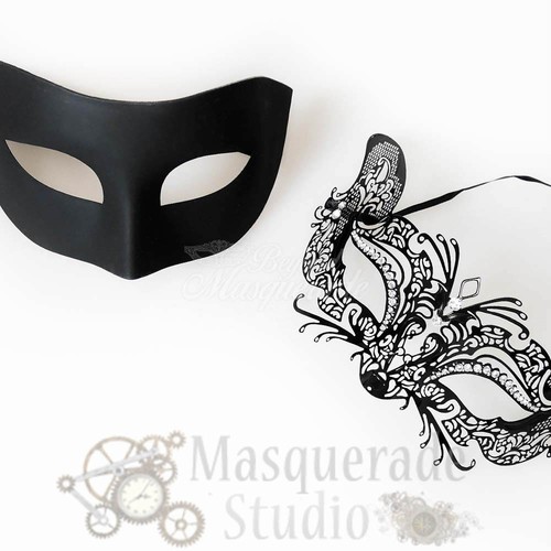 Couples Black Minimalist and Black Catwoman Costume Party Masquerade Masks Set - Picture 4 of 5