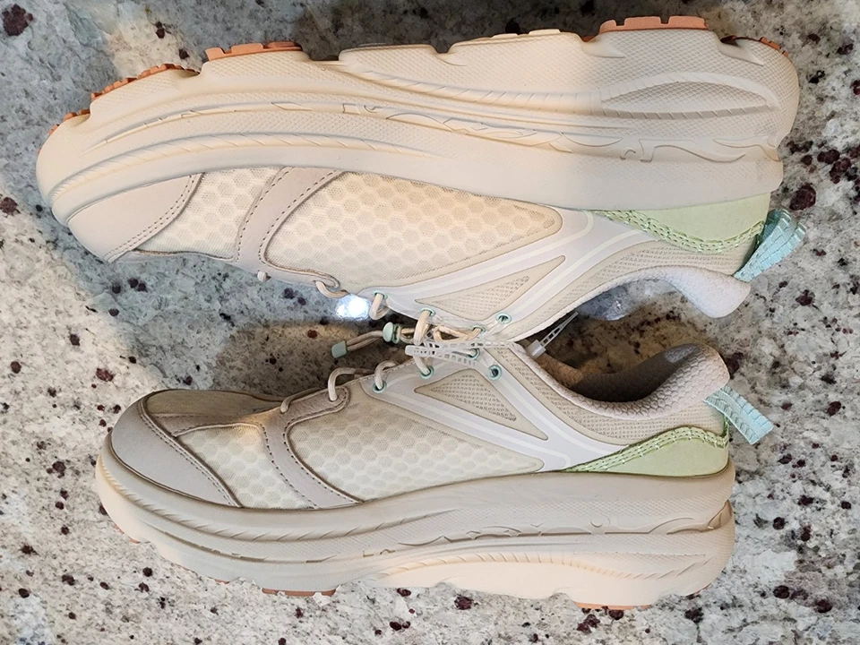 ¡Nuevo sin etiquetas! Zapatos para correr unisex Hoka One Bondi. Hombre 13. Mujer 14. Foto 4 de 4