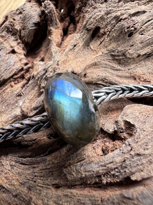   Trollbeads Labradorit Facette Dunkelgrau blau Türkiser Schimmer TSTBE-20019