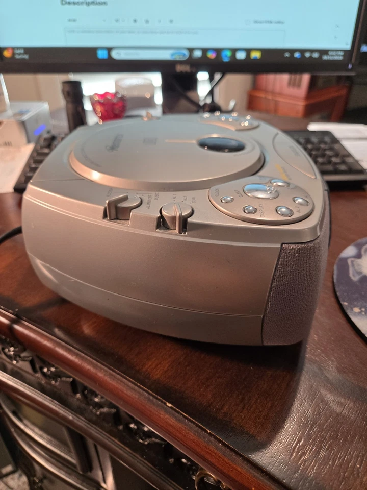Memorex MC-2862 Silver Dual Alarm Clock AM/FM Radio CD Player Stereo - Image 4 of 4