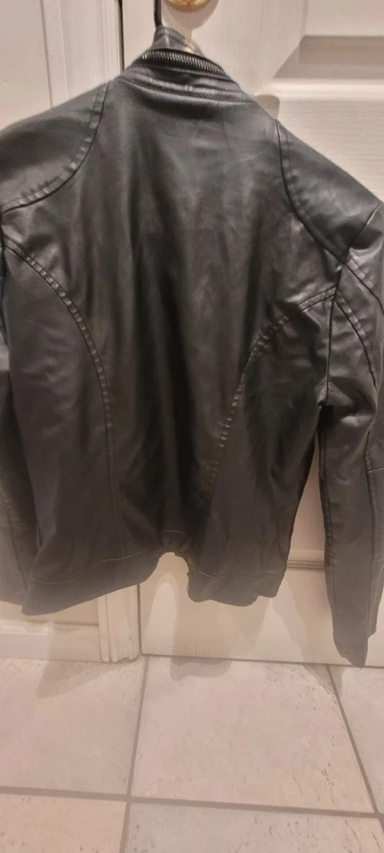 Hermoso abrigo de invierno Foto 3 de 4