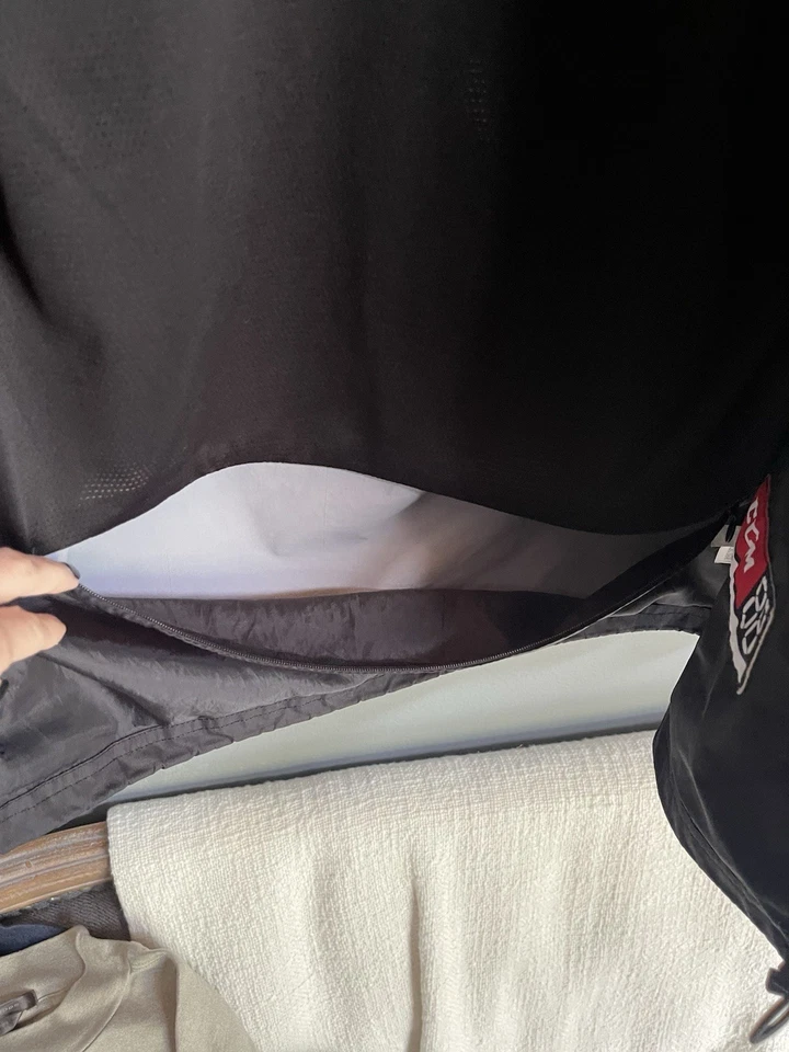 CCM Juvenil Grande Pista de Hockey Traje Chaqueta Negro Cremallera Completa, Usado en Excelente Condición  Foto 4 de 4