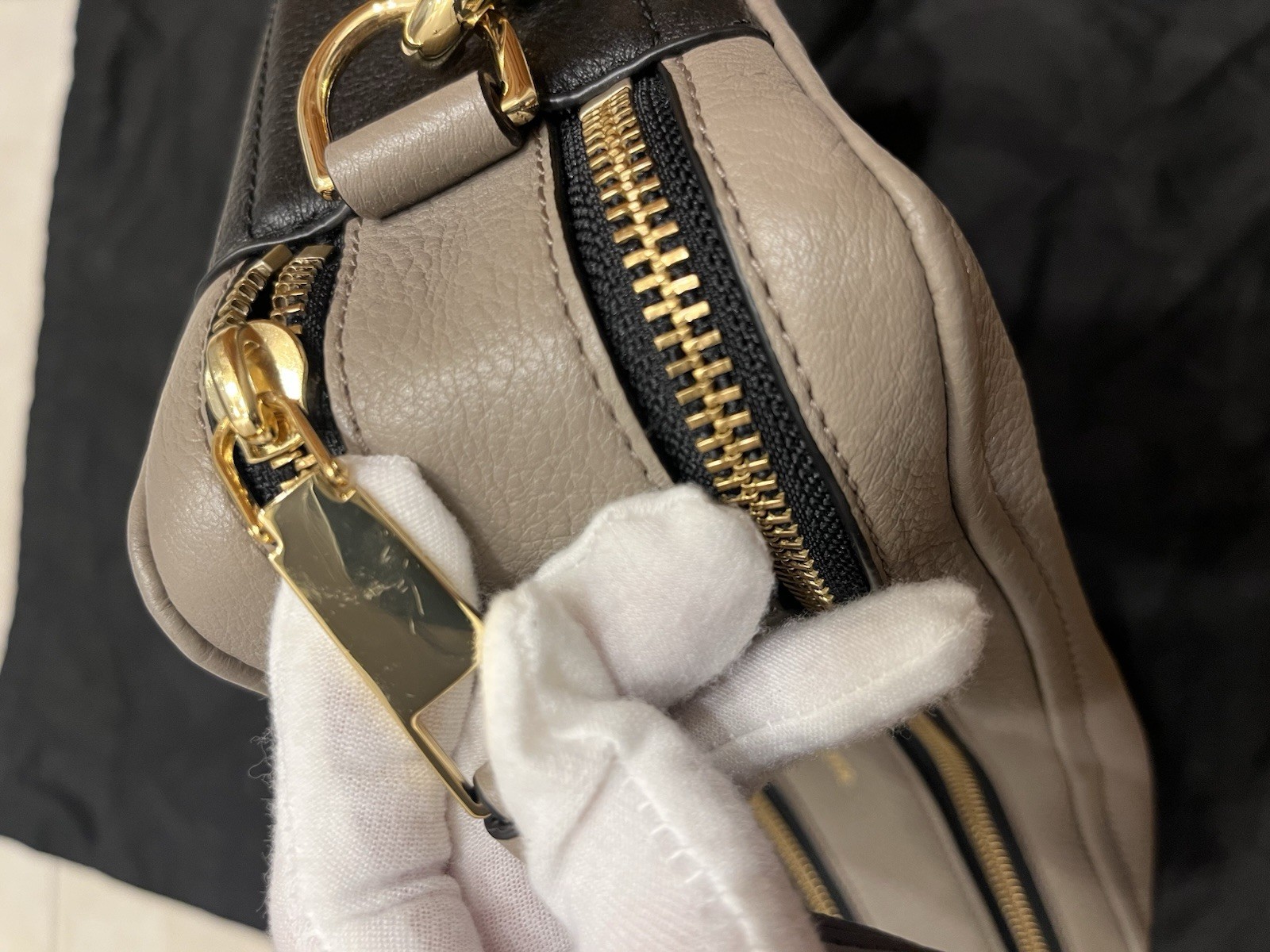 marc jacobs Lychee-patterned cowhide camera bag - image 9