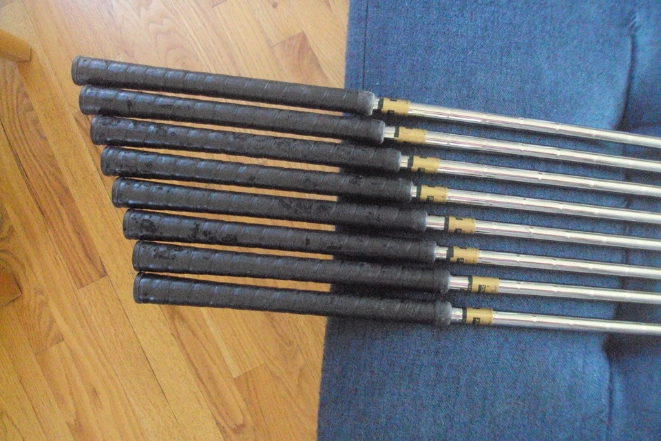 KZG EL 250 irons 4-PW,AW True Temper Dynalite stiff steel std length - Image 2 of 4